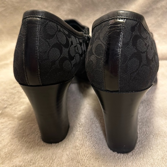 Coach *Rare* Vintage A3971 Daphne Block Heel Logo Bootie in Black/Black size 7B - Picture 10 of 16